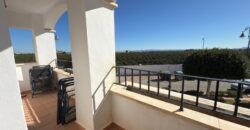 Exclusivo piso en La Torre Golf Resort con gran balcón y vistas a la piscina