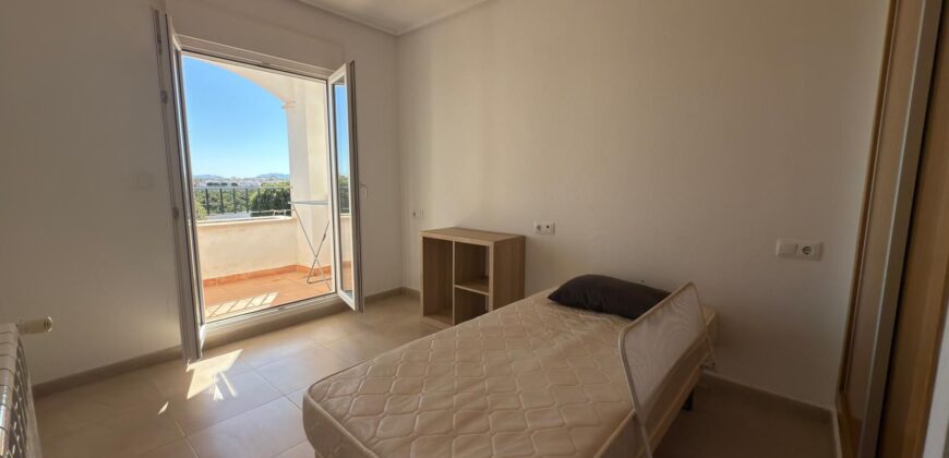 Exclusivo piso en La Torre Golf Resort con gran balcón y vistas a la piscina