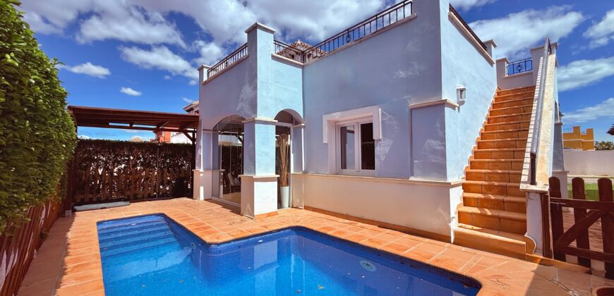 Exclusiva villa modelo Ciervo con piscina en Mar Menor Golf Resort