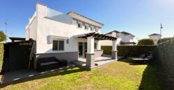 Villa independiente totalmente modernizada en venta