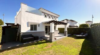 Villa independiente totalmente modernizada en venta