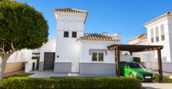 Villa independiente totalmente modernizada en venta